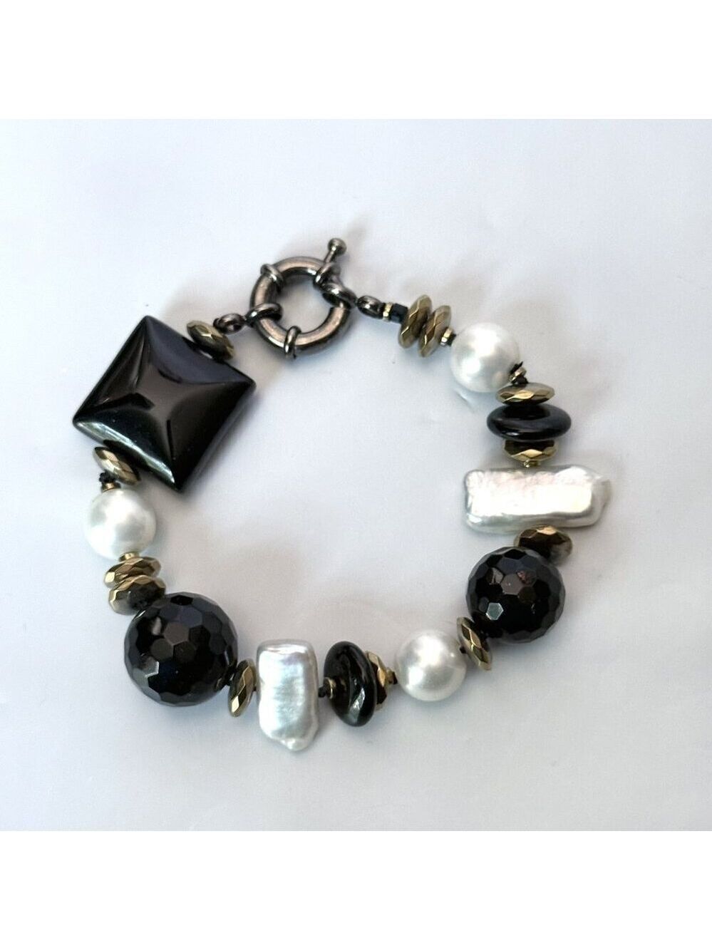 Black Glass Beads Faux Pearls Mother of Pearl Bracelet 7 Inch